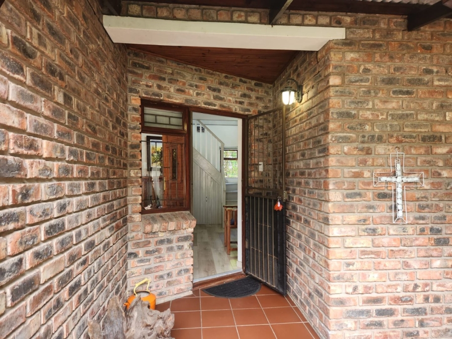 3 Bedroom Property for Sale in Denneoord Western Cape